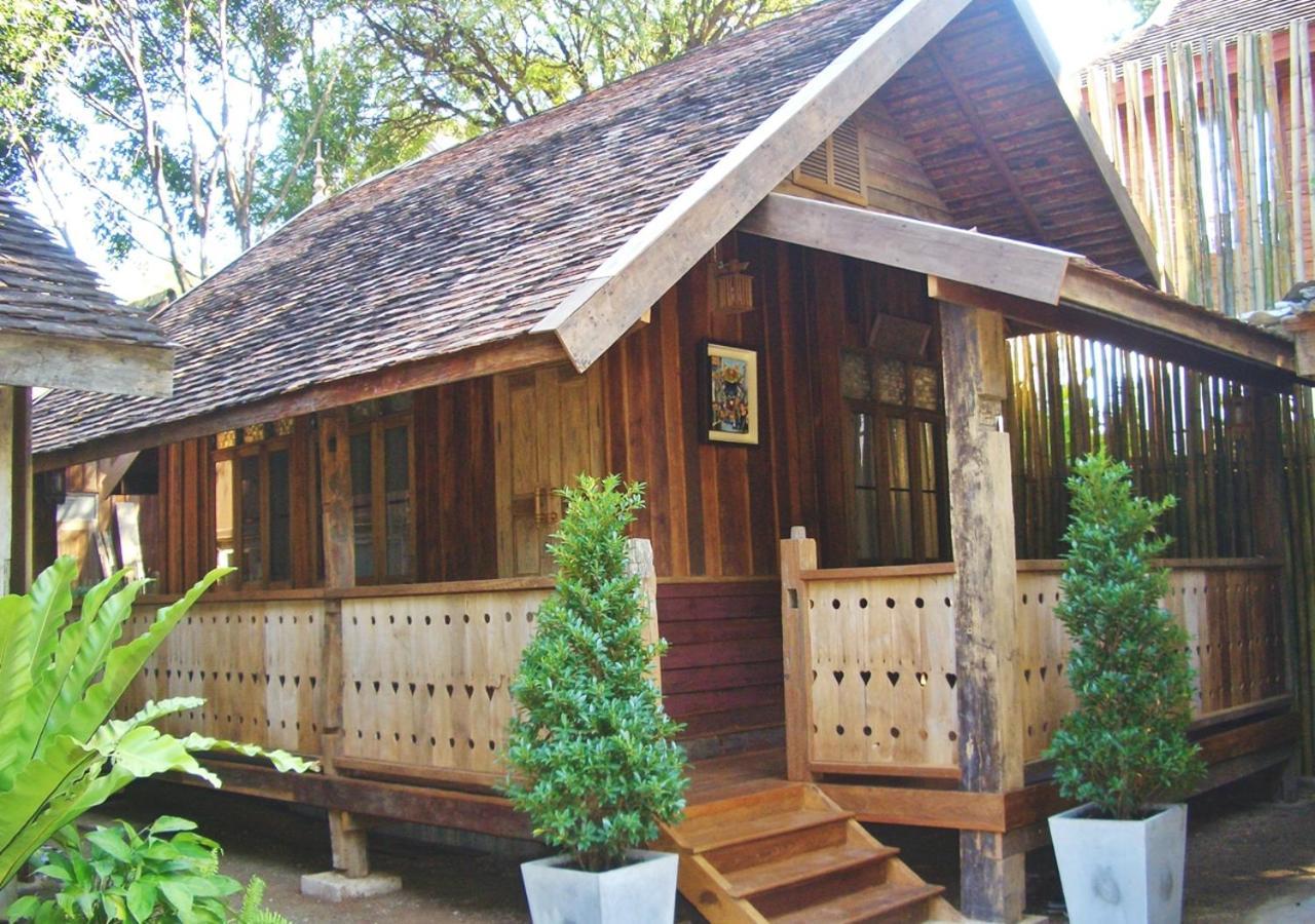 チエンマイ Tanita House Bed & Breakfast エクステリア 写真