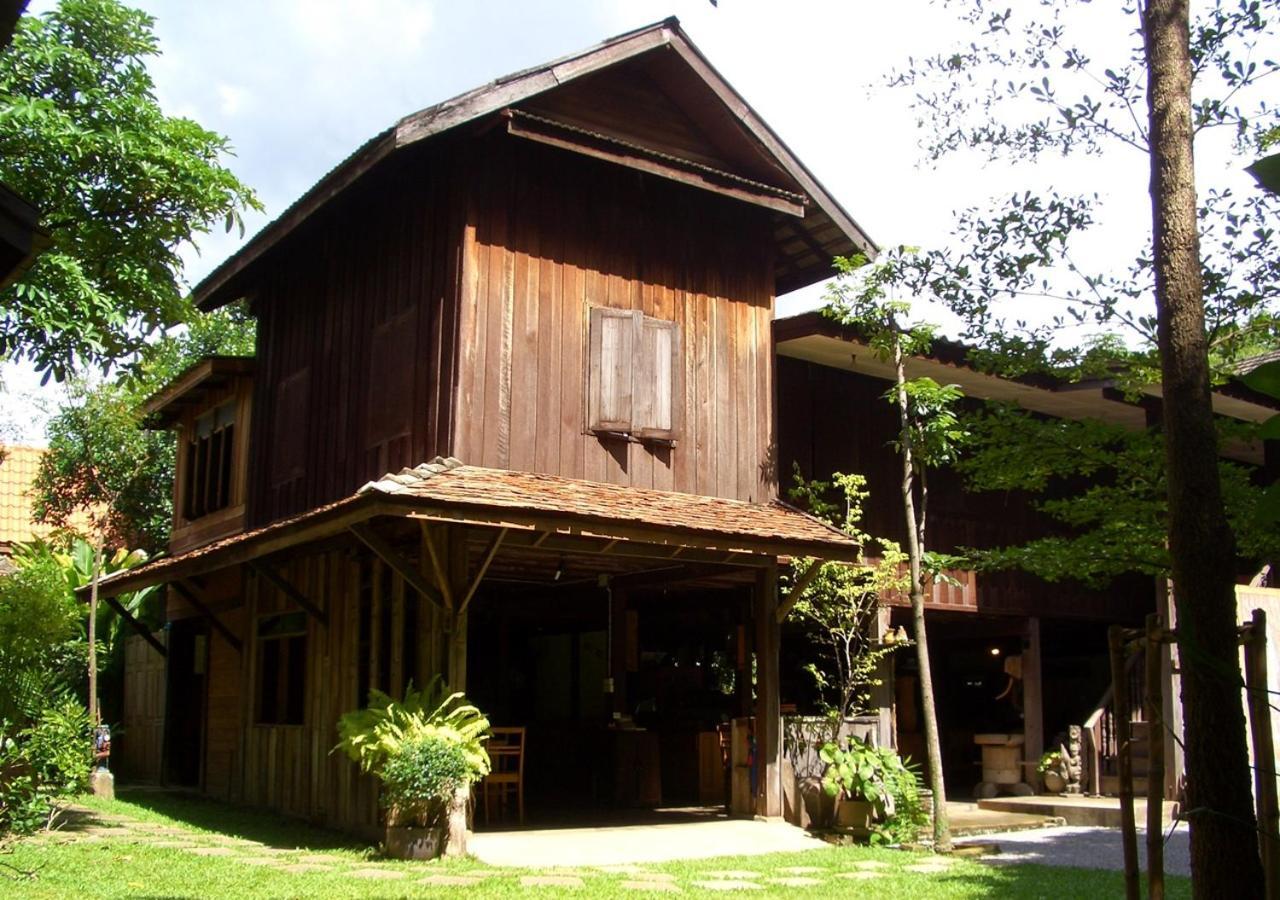 チエンマイ Tanita House Bed & Breakfast エクステリア 写真