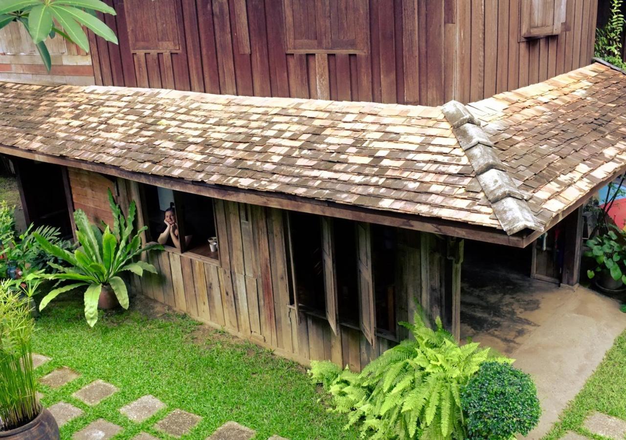 チエンマイ Tanita House Bed & Breakfast エクステリア 写真