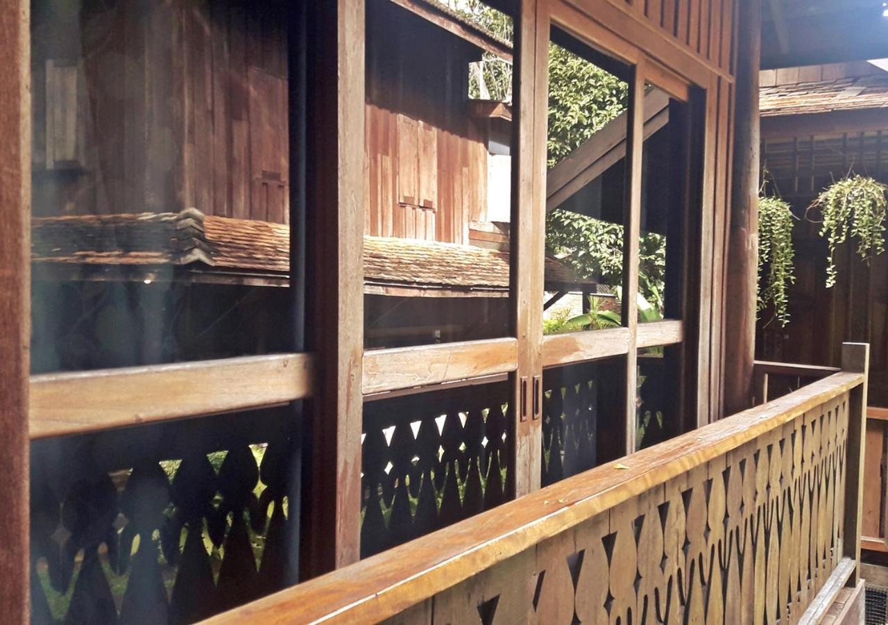 チエンマイ Tanita House Bed & Breakfast エクステリア 写真